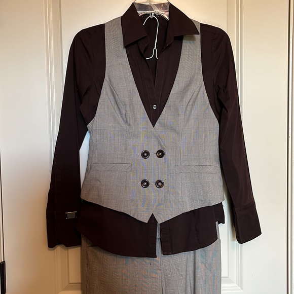 Express Studio, editor pant set! Great professional/work look - Picture 3 of 3
